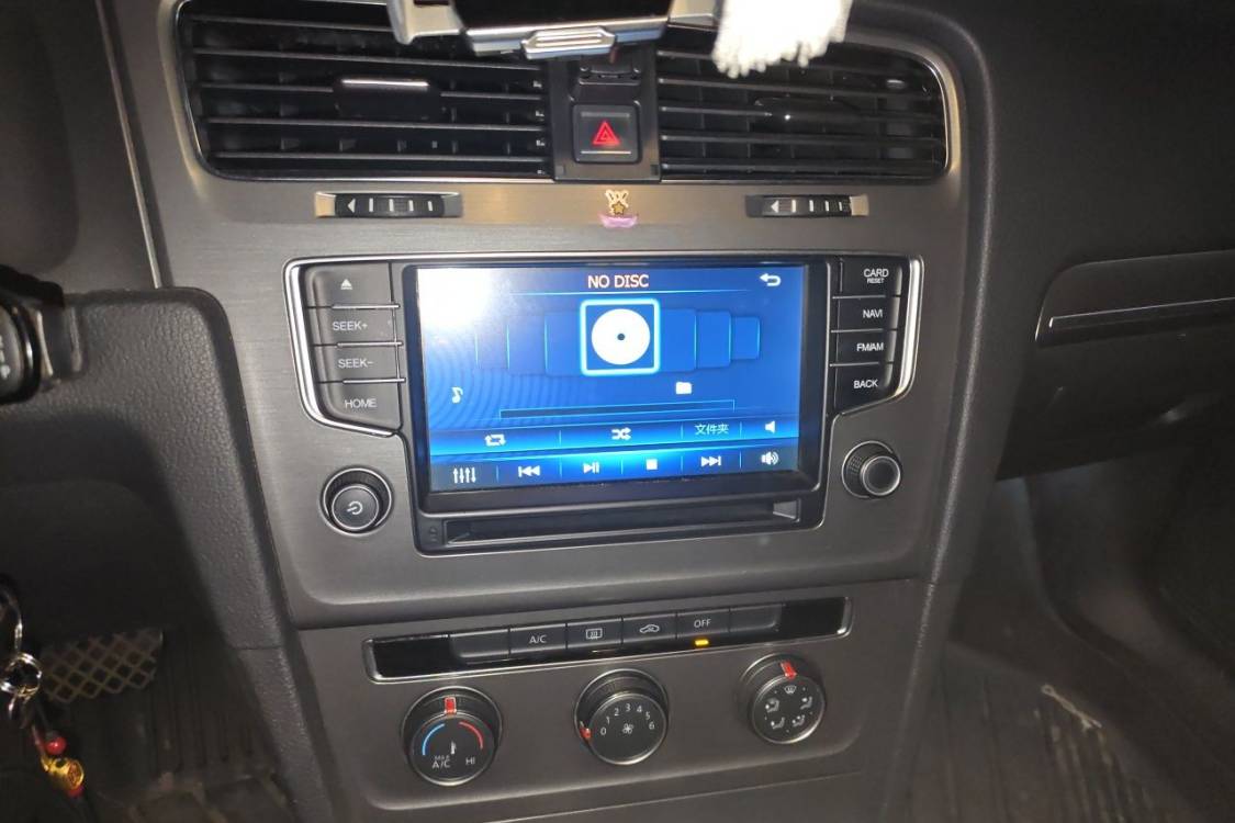 Volkswagen Golf 2016 car image #26