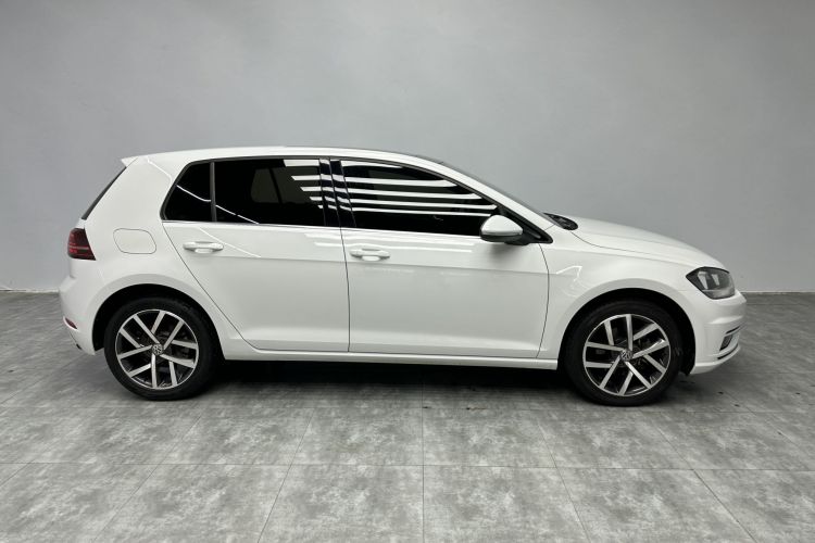 Volkswagen Golf 2018 car image #8
