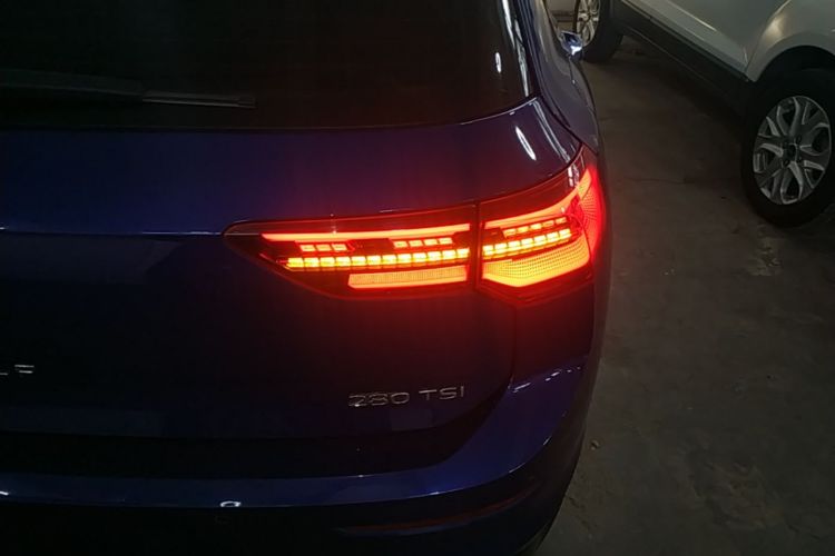 Volkswagen Golf 2020 car image #8