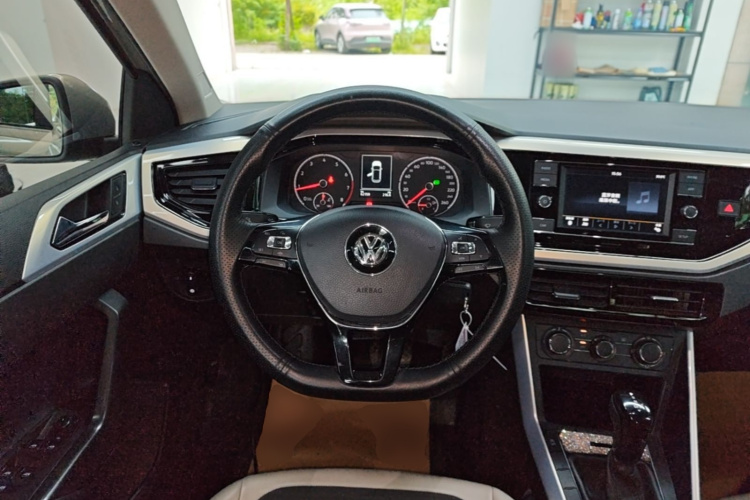 Volkswagen Polo 2020 car image #11