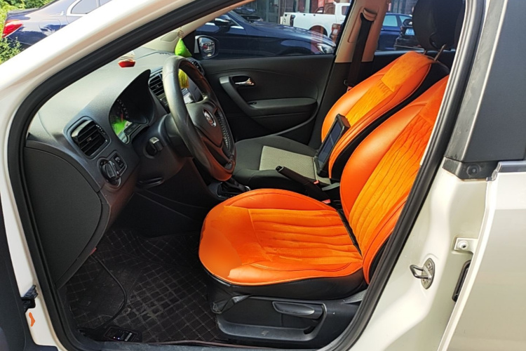 Volkswagen Polo 2018 car image #15