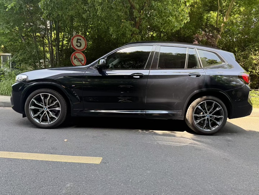 BMW X3 2024 car image #2