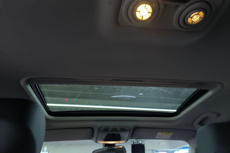 BMW 3 Series 2017 car image #18