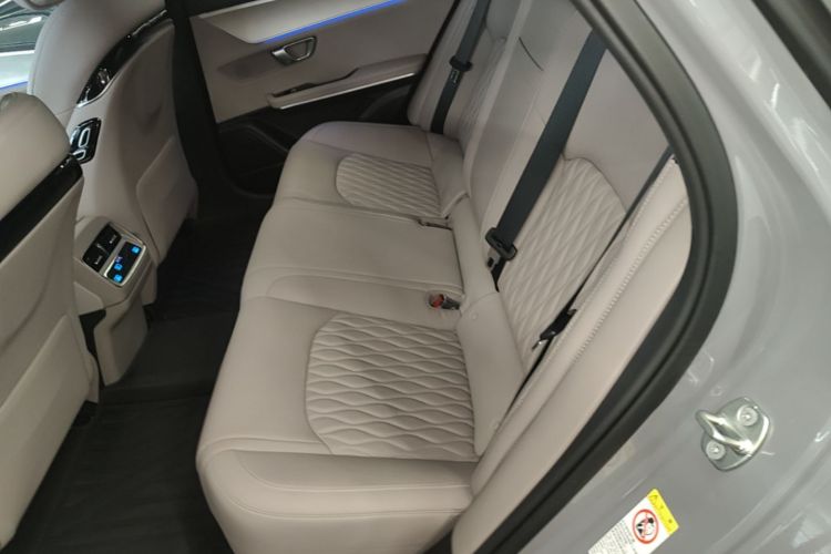 BYD Han 2025 #17 BYD Han 2025 car image #17