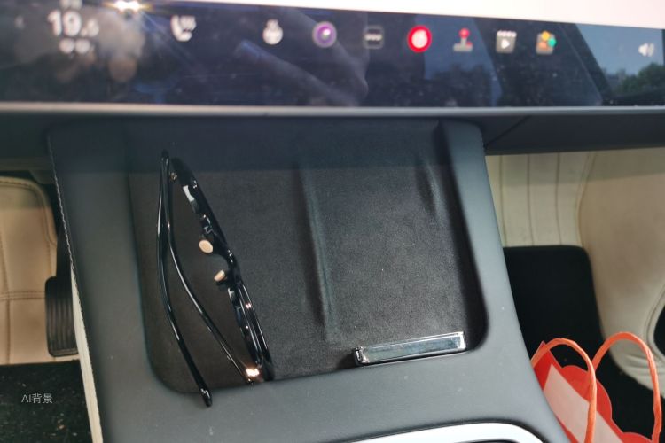 Tesla Model Y 2021 car image #10