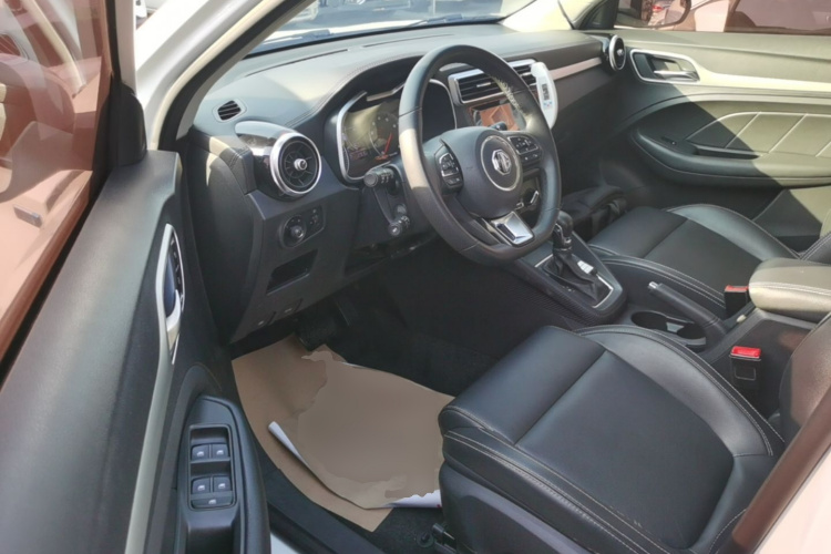 MG ZS 2018 car image #16