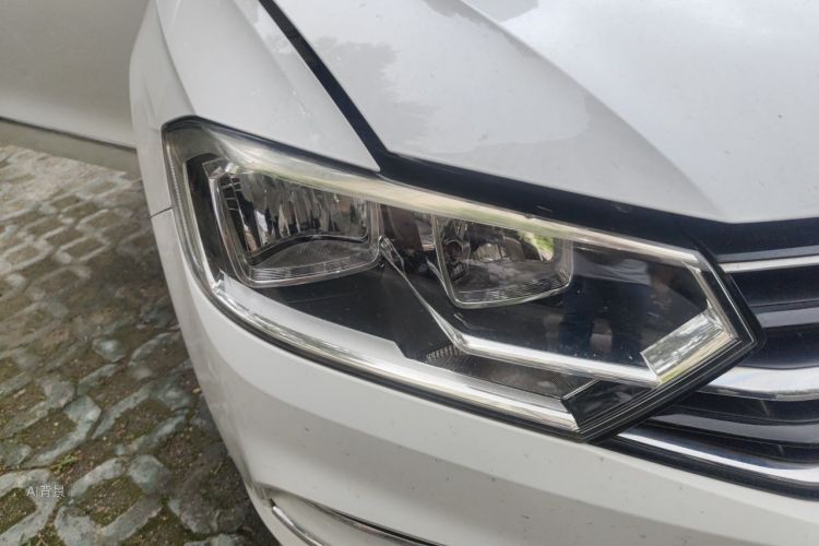 Volkswagen Bora 2016 car image #8