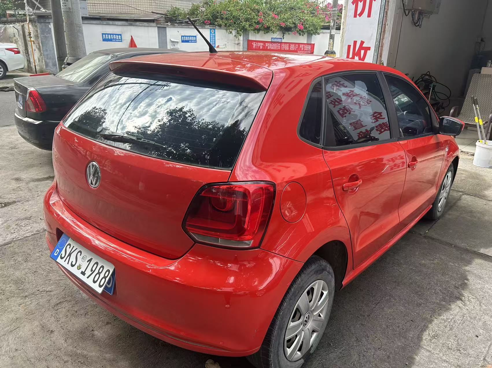 Volkswagen Polo 2012 car image #9