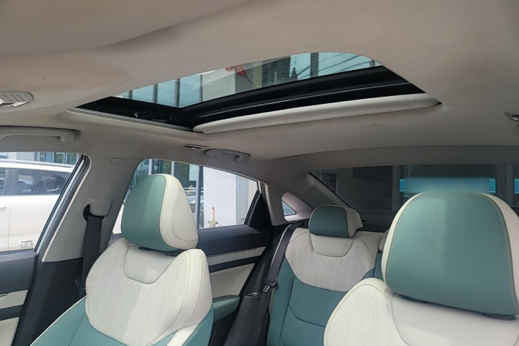 GEELY Emgrand L HiP 2022 car image #18