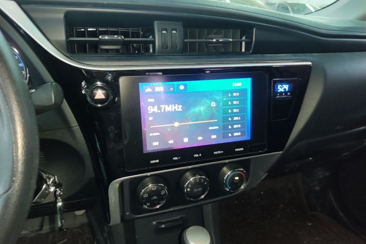 Toyota Corolla 2019 #13 Toyota Corolla 2019 car image #13