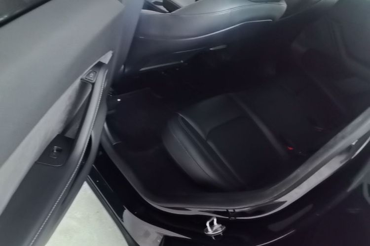 Tesla Model Y 2023 #17 Tesla Model Y 2023 car image #17