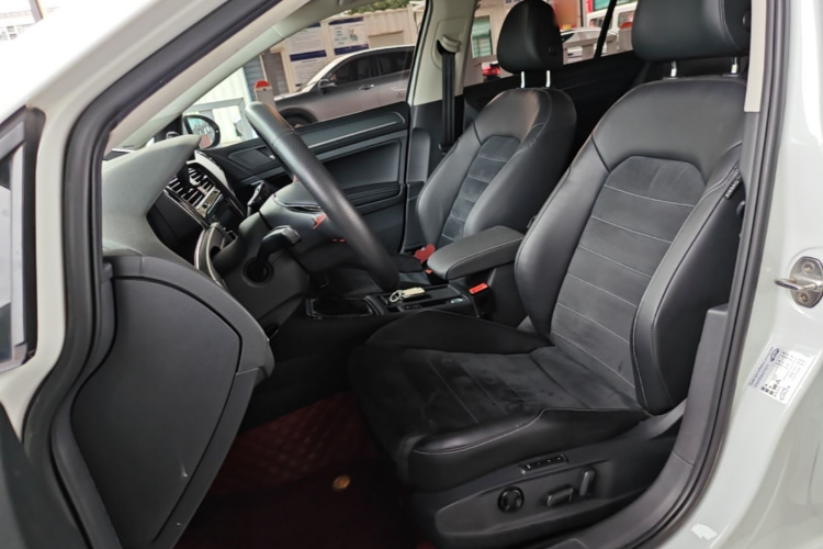 Volkswagen Golf 2019 #15 Volkswagen Golf 2019 car image #15