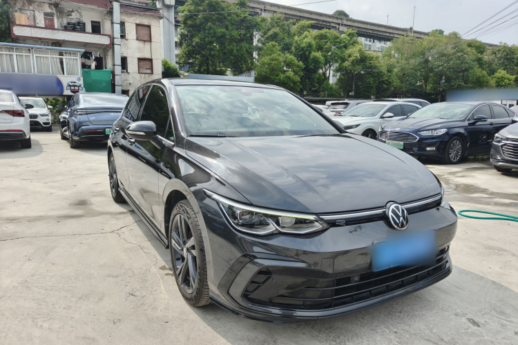 Volkswagen Golf 2022 car image #4