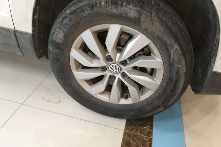 Volkswagen Tharu 2019 car image #9
