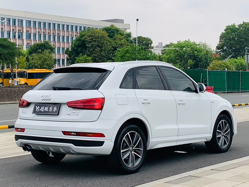 Audi Q3 2019 car image #5