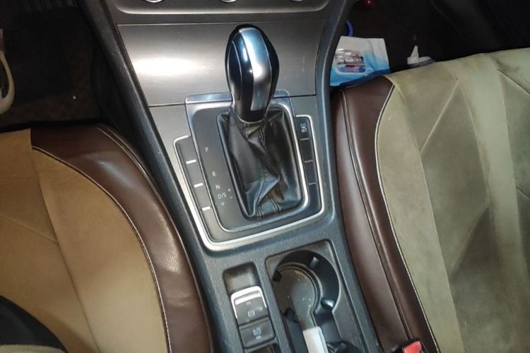 Volkswagen Golf 2016 car image #14