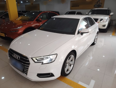 Audi A3 2019 Audi A3 2019 صورة سيارة