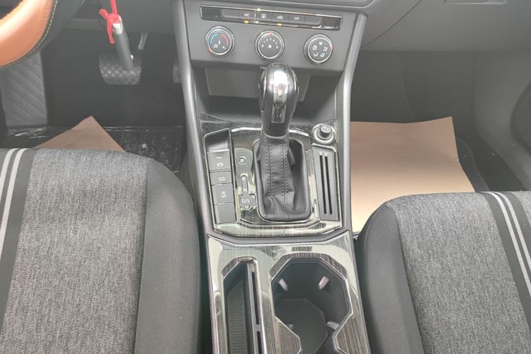 Volkswagen Lavida 2019 car image #14