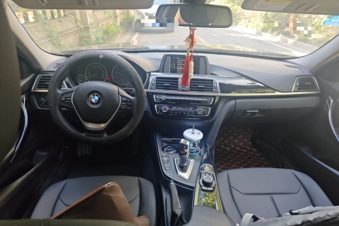 BMW 3 Series 2017 car image #21