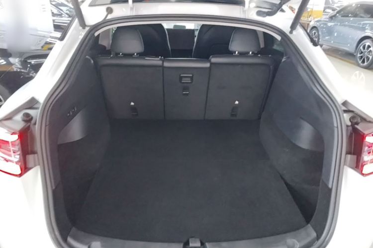 Tesla Model Y 2023 #21 Tesla Model Y 2023 car image #21