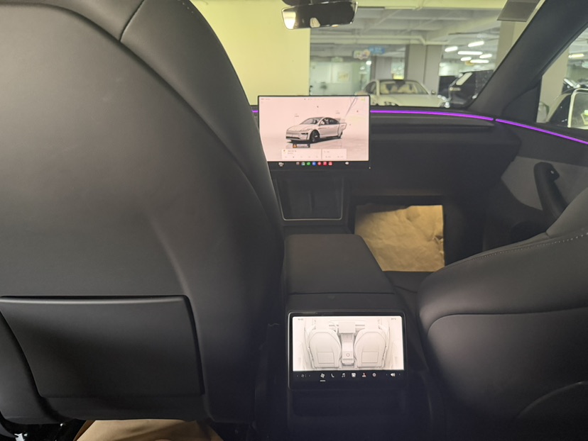 Tesla Model Y 2026 car image #8