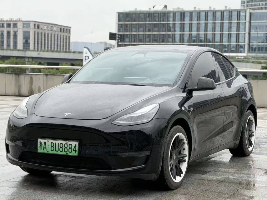 Tesla Model Y 2023 #2 Tesla Model Y 2023 car image #2