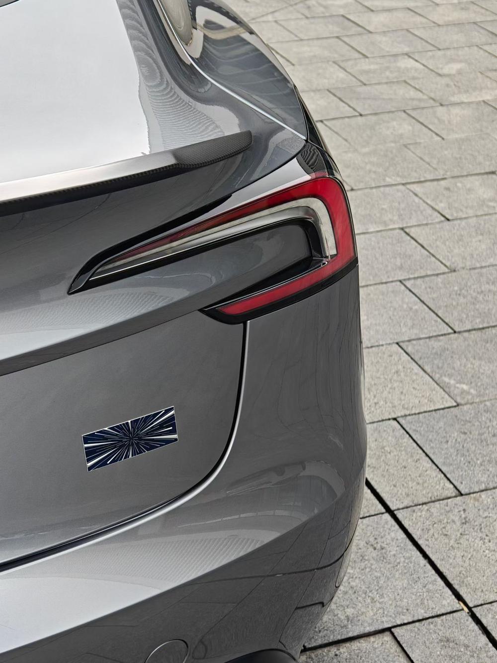 Tesla Model 3 2024 car image #8