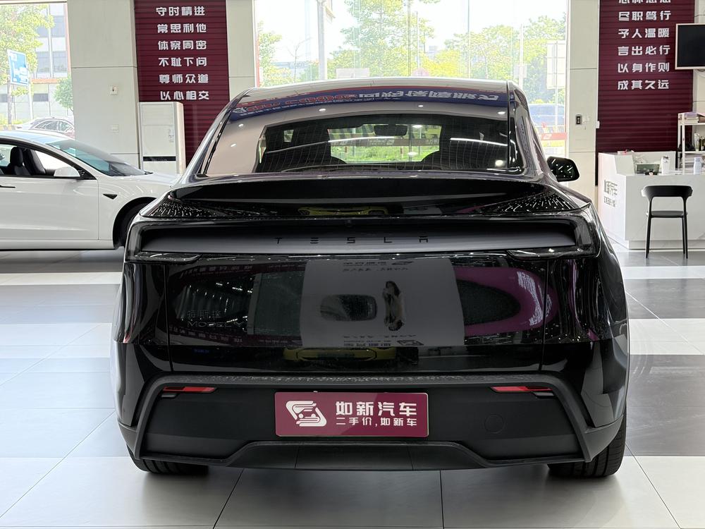 Tesla Model Y 2026 #5 Tesla Model Y 2026 car image #5