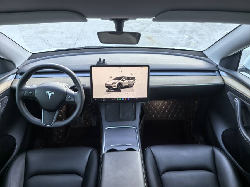 Tesla Model Y 2023 #6 Tesla Model Y 2023 car image #6