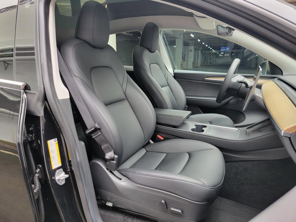 Tesla Model Y 2022 car image #21