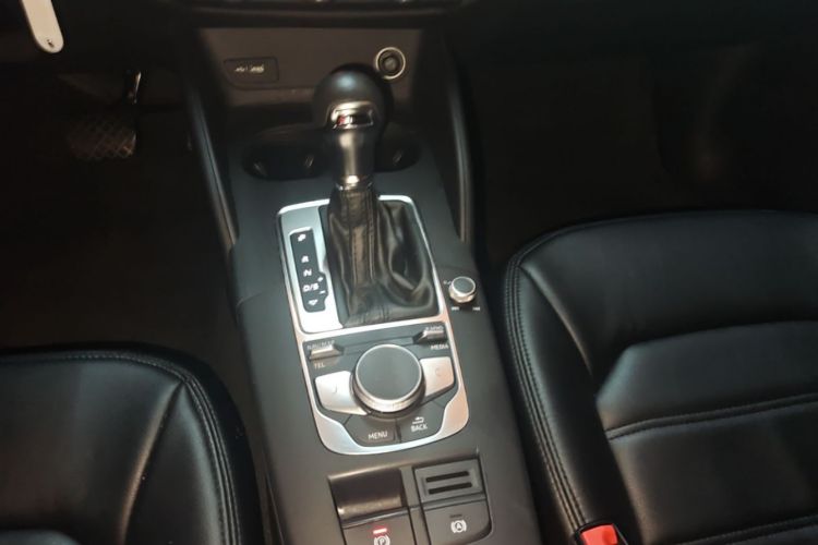 Audi A3 2018 car image #14