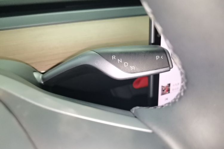 Tesla Model Y 2021 #19 Tesla Model Y 2021 immagine di auto #19