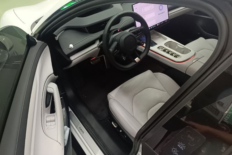 MI SU7 2024 car image #16
