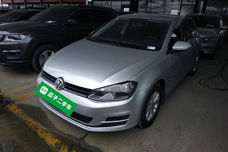 Volkswagen Golf 2015 car image #2