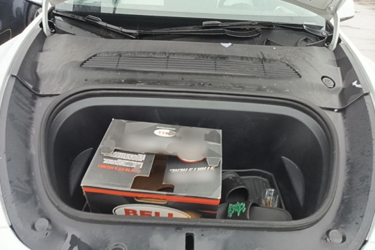 Tesla Model Y 2023 car image #22