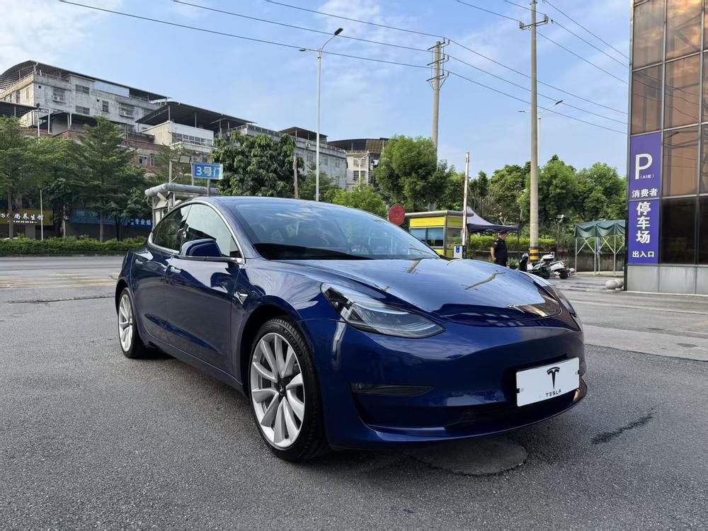 Tesla Model 3 2020 car image #3