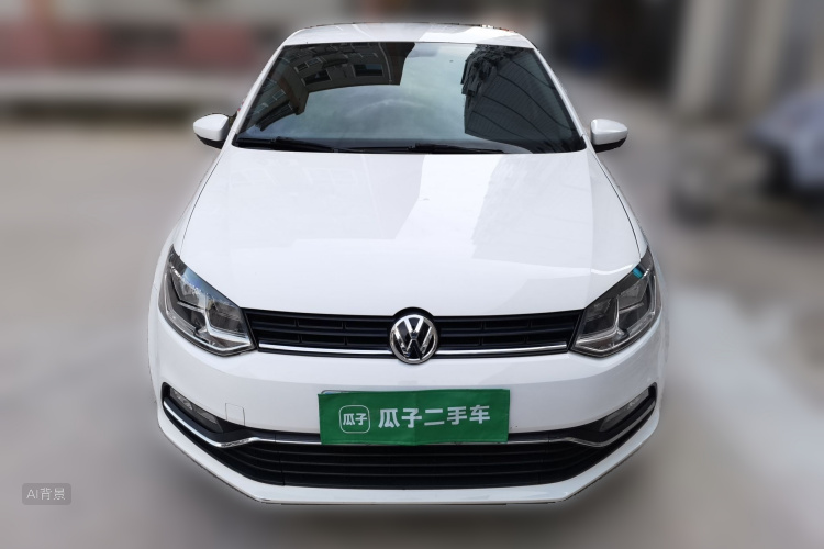 Volkswagen Polo 2015 car image #3