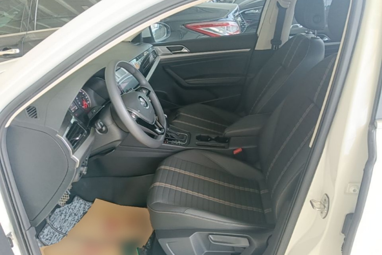 Volkswagen Lavida 2019 car image #15