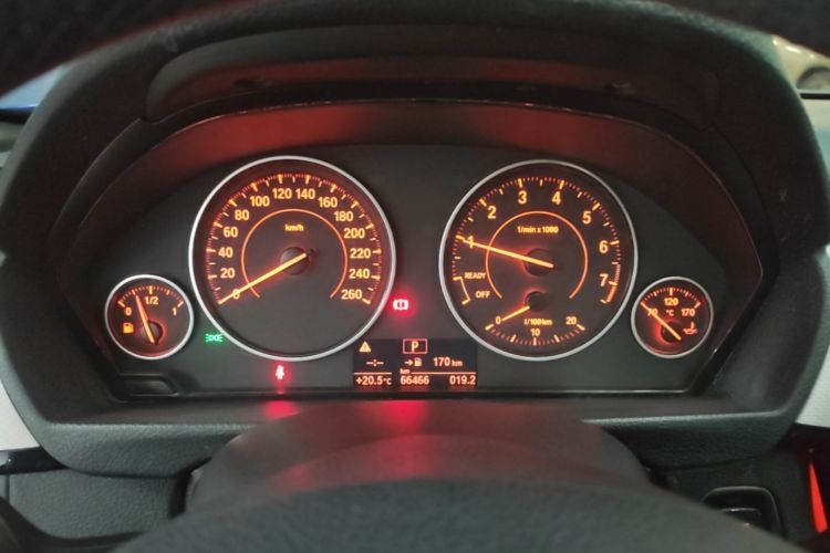 BMW 3 Series 2017 car image #12