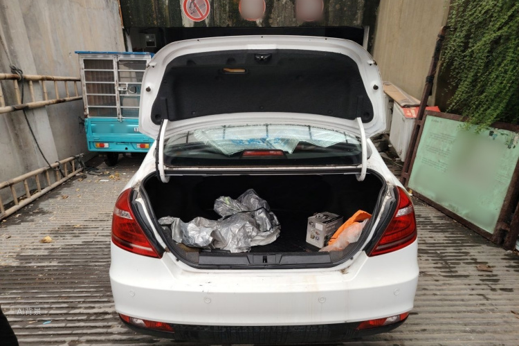 GEELY Emgrand 2015 #21 GEELY Emgrand 2015 car image #21