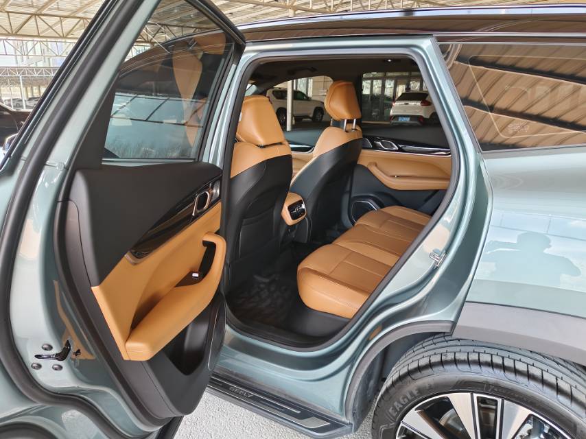 GEELY Boyue L 2025 car image #7