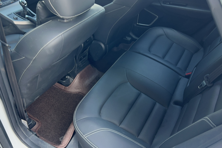 GEELY Emgrand GS 2018 car image #11