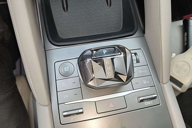 BYD YuanUP 2024 imagen de coche #14