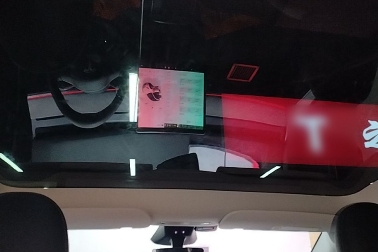 Tesla Model Y 2024 car image #18