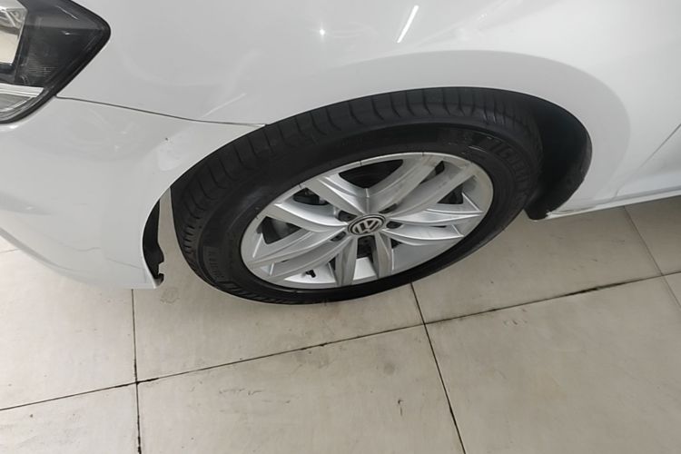 Volkswagen Golf 2017 car image #9