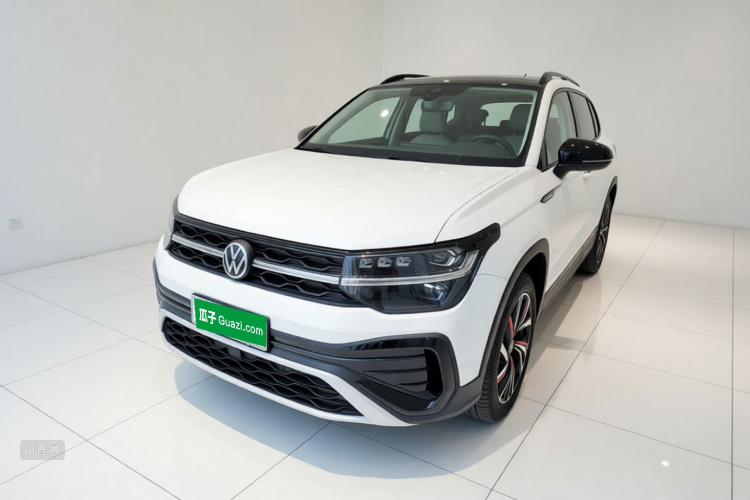 Volkswagen Tharu 2024 car image #2