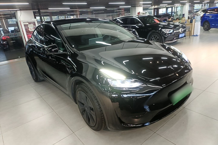 Tesla Model Y 2024 #4 Tesla Model Y 2024 immagine di auto #4