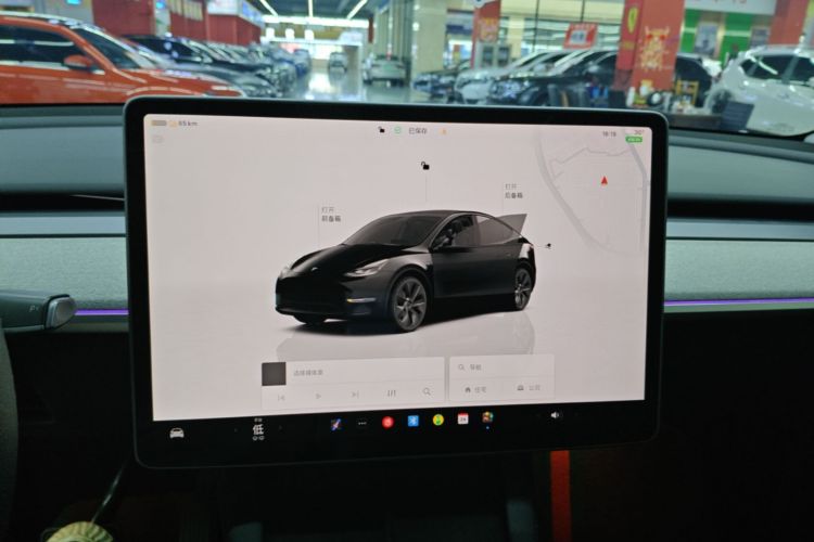 Tesla Model Y 2023 car image #13