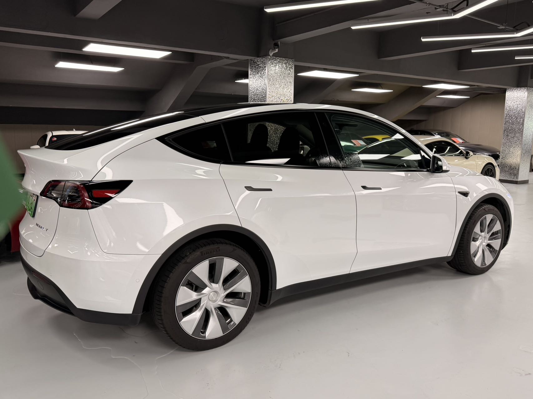 Tesla Model Y 2022 car image #6