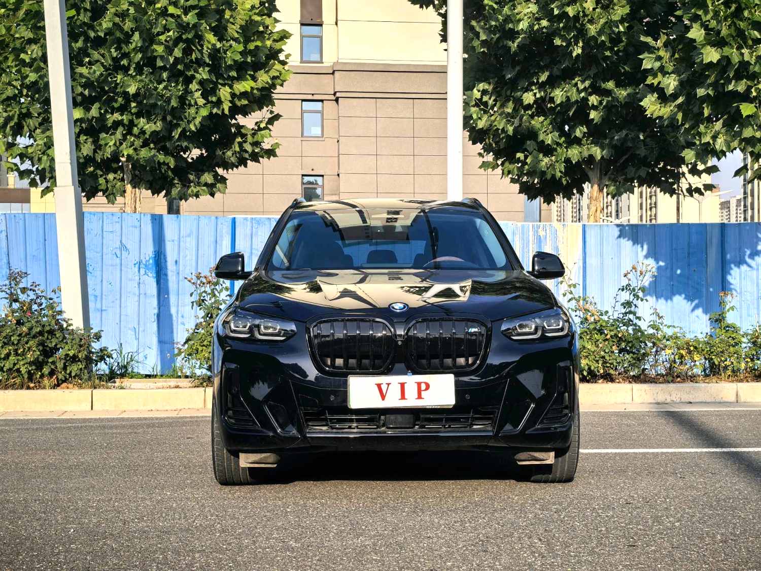 BMW iX3 2024 immagine di auto 
